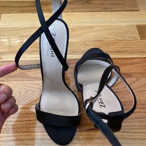 Cris cross strapped heels